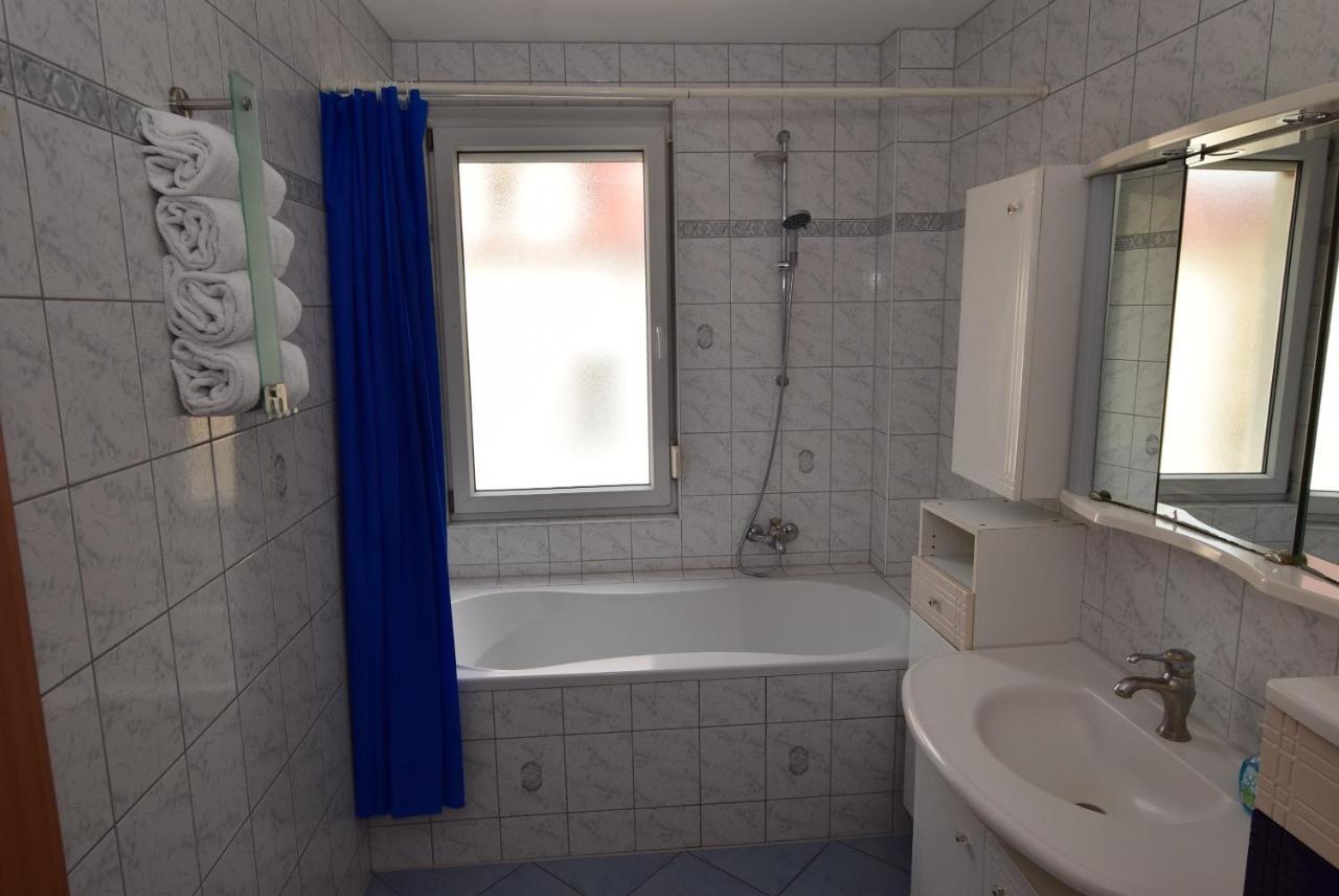 Apartment Stuttgart Suedheim Bagian luar foto